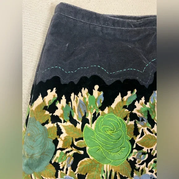 Vintage Y2K Ted Baker Women’s Floral Velvet Art To Wear Skirt- Size Small - Picture 4 of 6